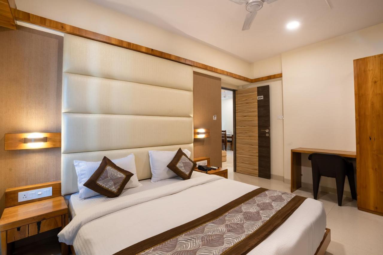 Home2 Suites And Service Apartments, Mumbai Airport Exteriör bild