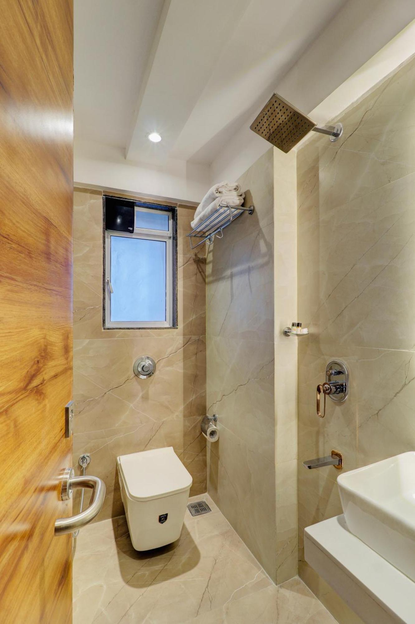 Home2 Suites And Service Apartments, Mumbai Airport Exteriör bild