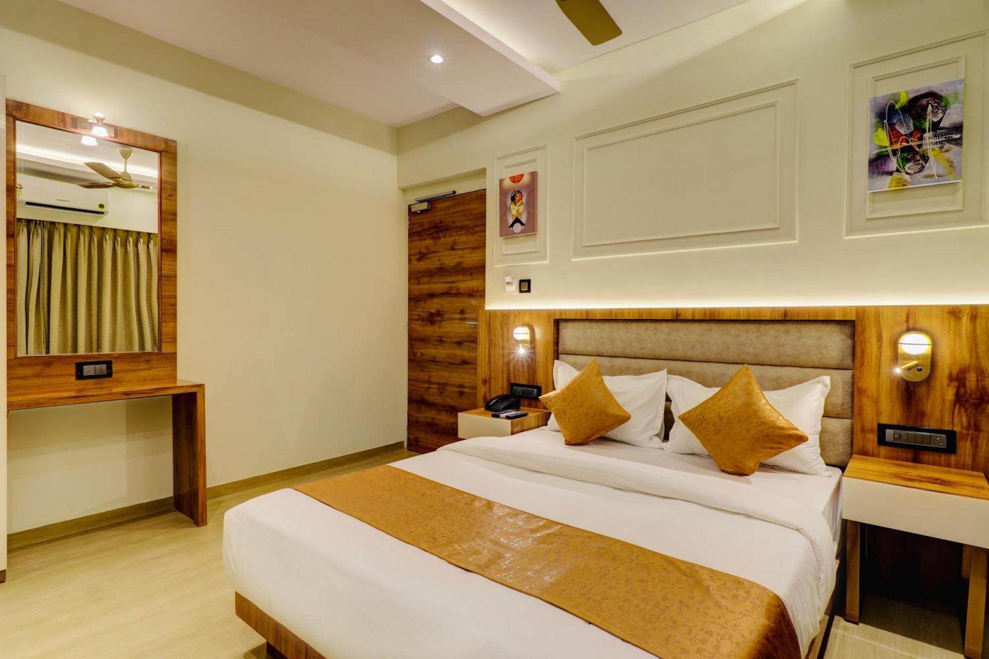 Home2 Suites And Service Apartments, Mumbai Airport Exteriör bild